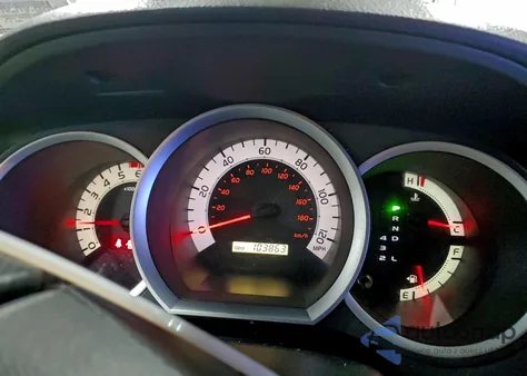 2013 Toyota Tacoma Double Cab z USA, uszkodzony, nr VIN 3TMLU4EN1DM109924